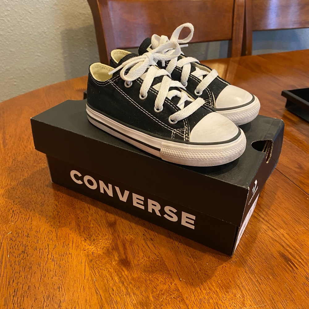 Toddler converse size 9